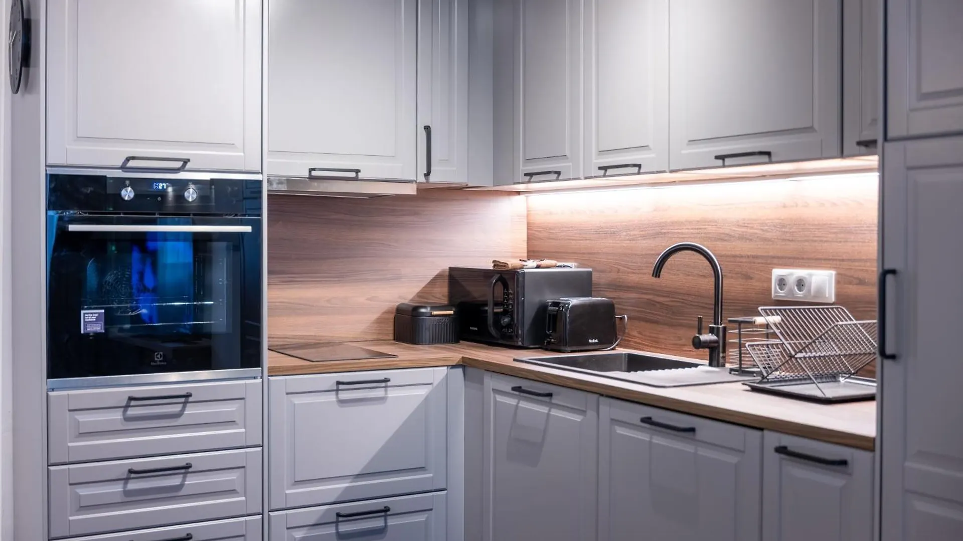 Top Centre Spacious 2 Bedroom Apartment Sofia 0*,  Bulgaria