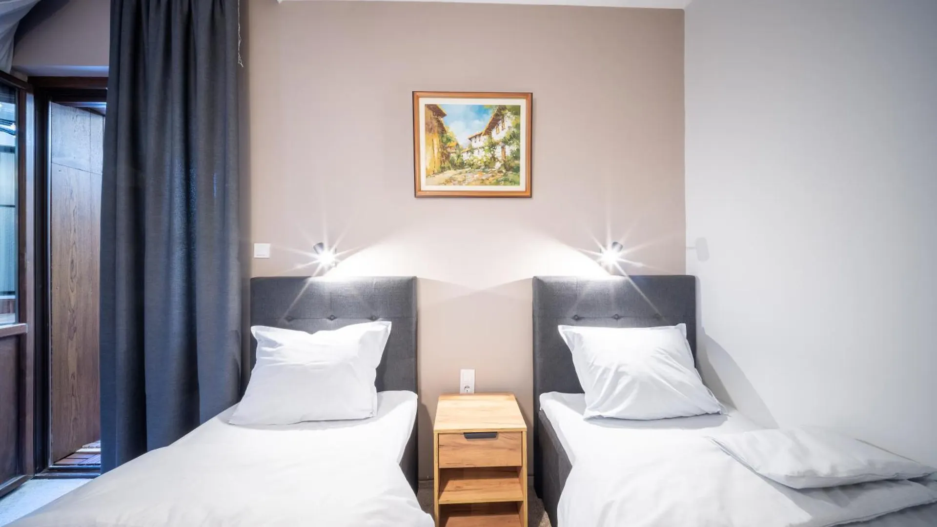 Top Centre Spacious 2 Bedroom Apartment Sofia 0*,
